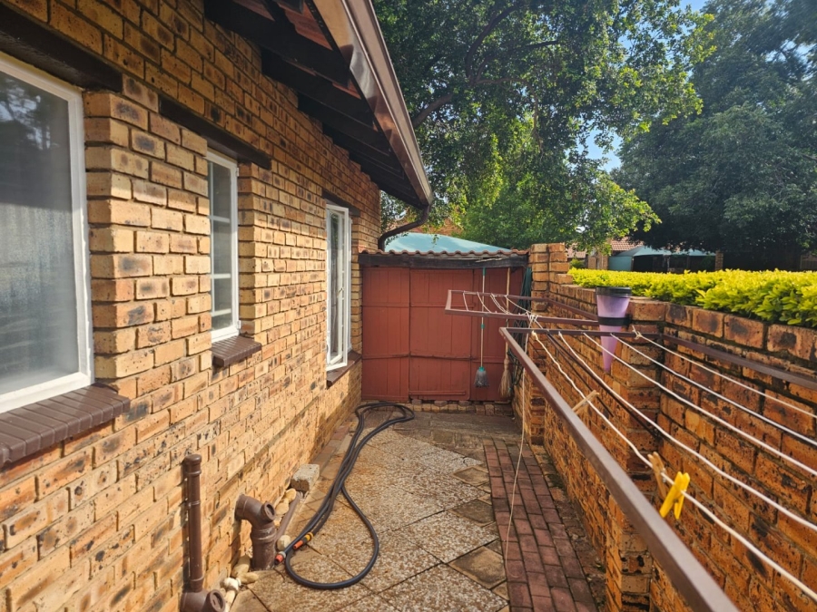 3 Bedroom Property for Sale in Safari Gardens North West